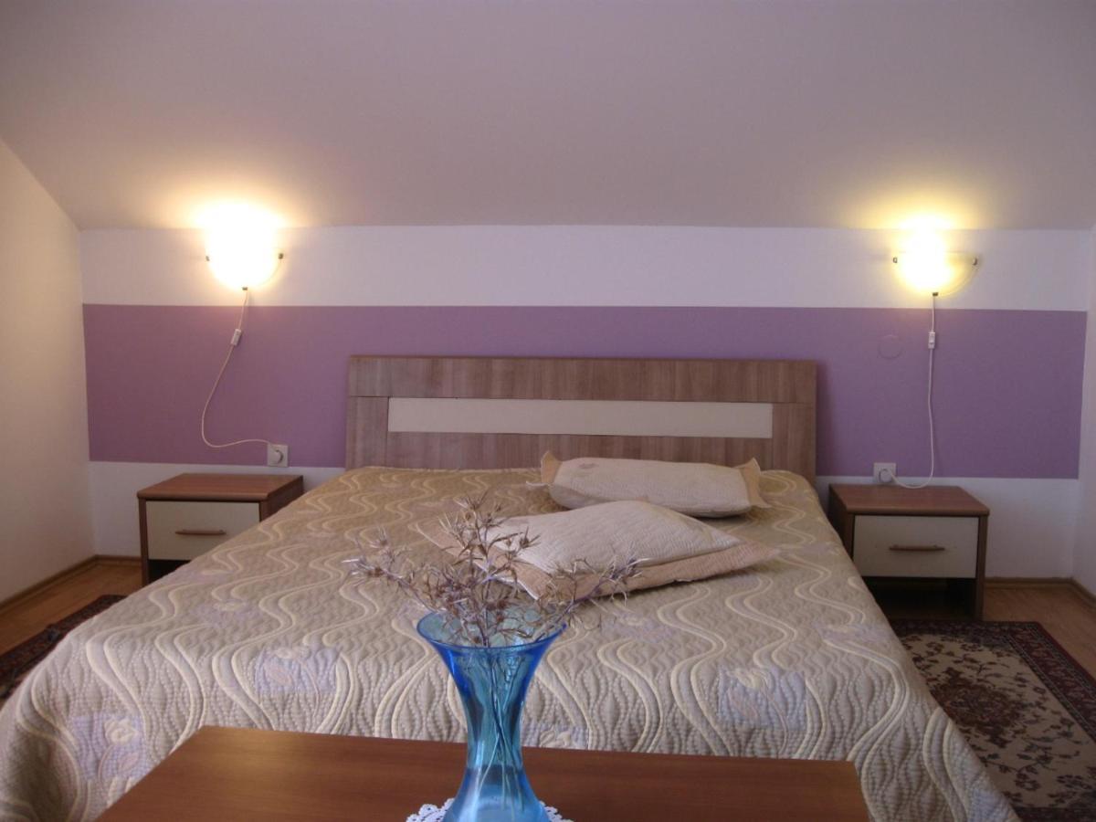 Bed and Breakfast Madam Svetlana Тиват Экстерьер фото